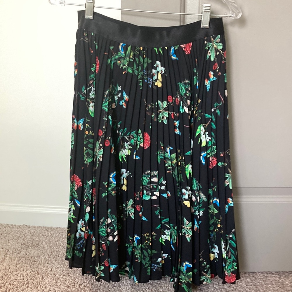 Pleated skirt